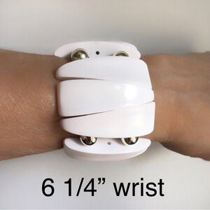 Lucite White Statement Stretch Bracelet